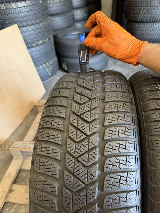 2 anvelope iarna 215/55/17 , 98 V , Extra load , Pirelli , DOT 2022 , 6.6 mm !