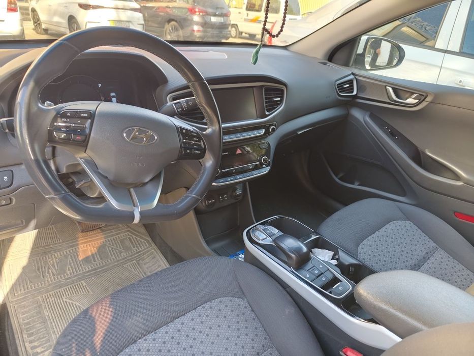 Электромобиль сотилади Hyundai ioniq 2017 холати яхши