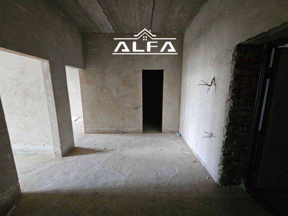 kvartira xonadon uy sotiladi 1 xonali 50m² 5-qavat.