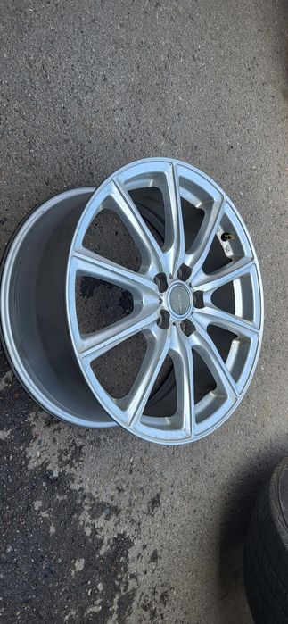 Продам диск комплект R17