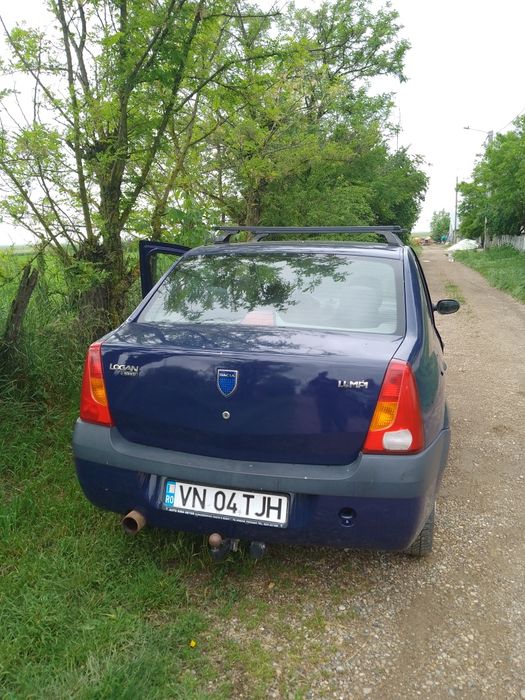 Dacia Logan anul 2004