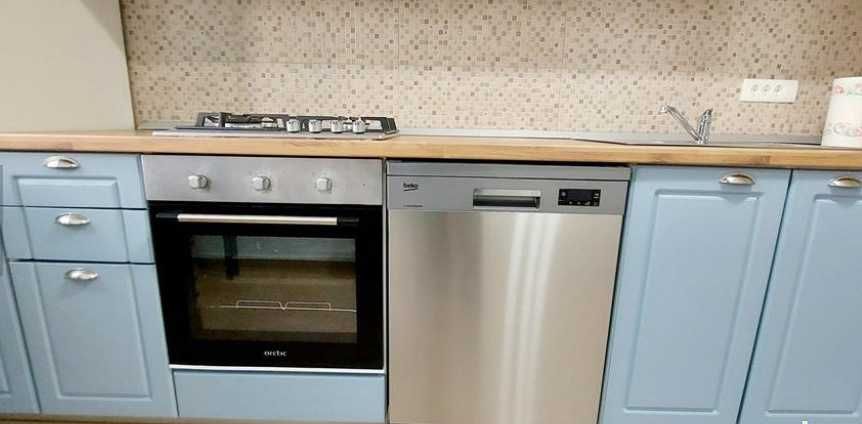 Дава се под наем Тристаен апартамент в Пловдив, Център - 81 кв.м за 285.6 € - Снимка #2