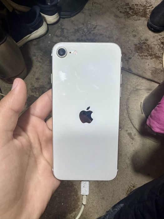 iPhone SE 128 tali