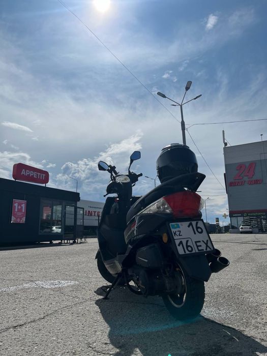 Продам мопед,скутер м8 про