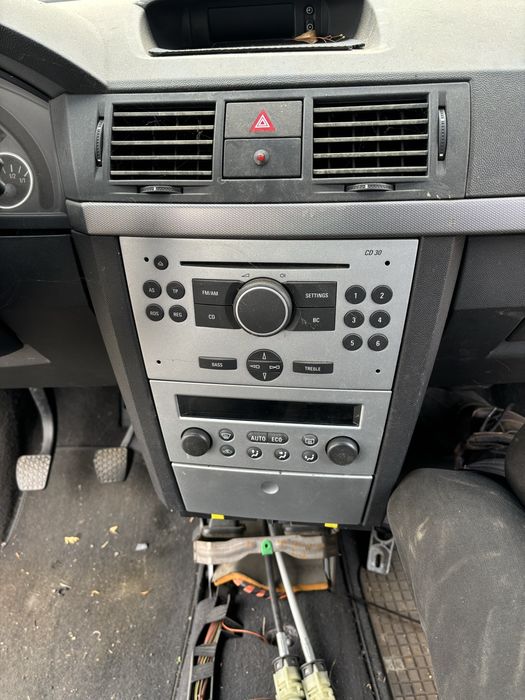 Опел мерива 1.7 дизел за части.