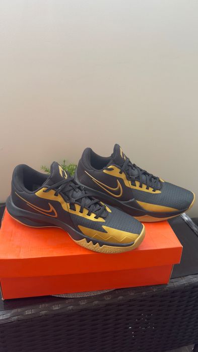 Маратонки Nike Precision VI