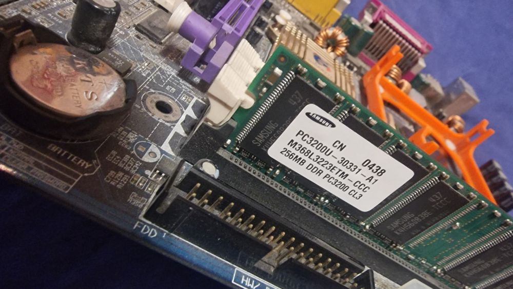 сокет 478  Pentium 4  ,мат платы  и память