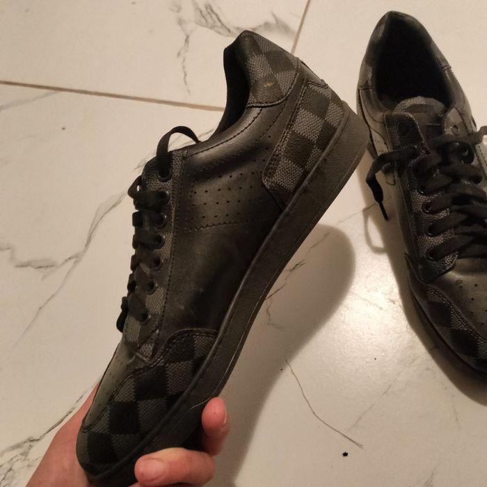 Кросовки абсолютно новый 43размер