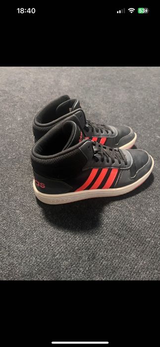 Adidas hoops mid black red