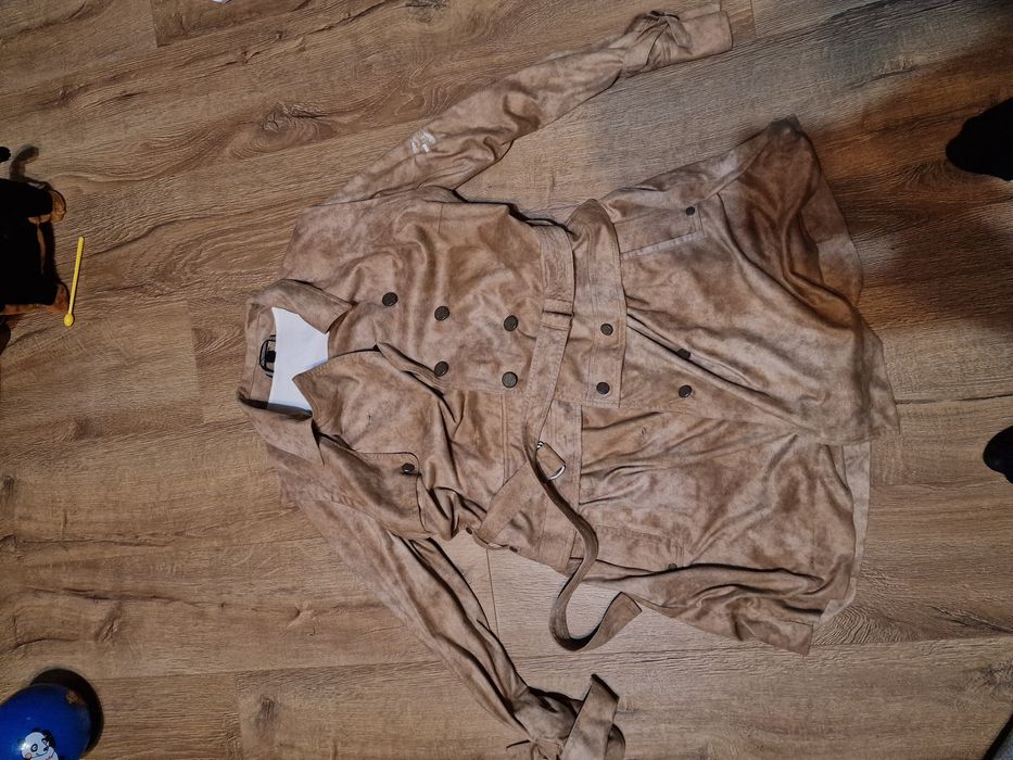 Trenci , Pardesiu , Palton , Sarafan , Parpalac , Vesta Sportalm