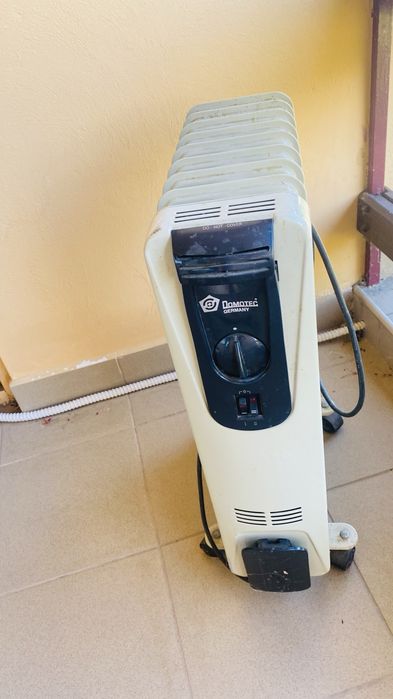 Vand 2 calorifere electrice germane