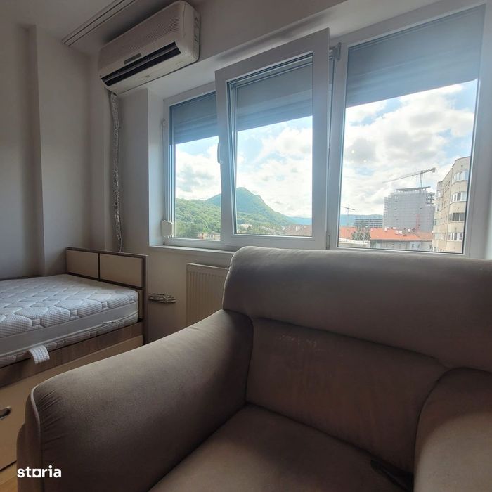 Vand apartament cu 3 camere Centrul Civic, Strada Toamnei
