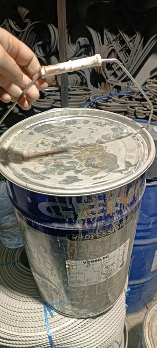 Chelaklar,bochkalar sotiladi..