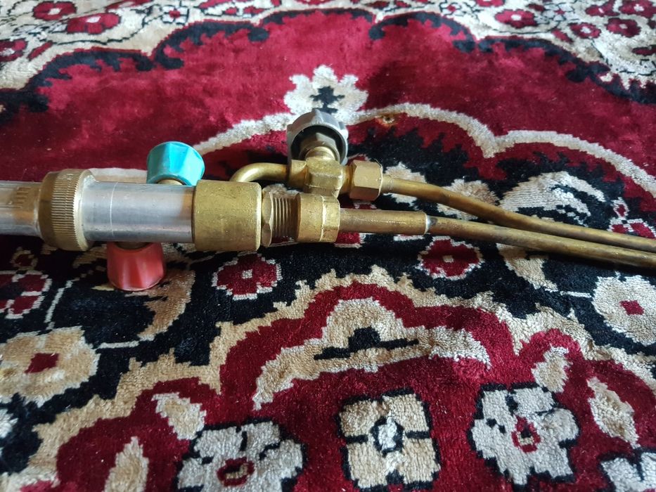 Резак               .