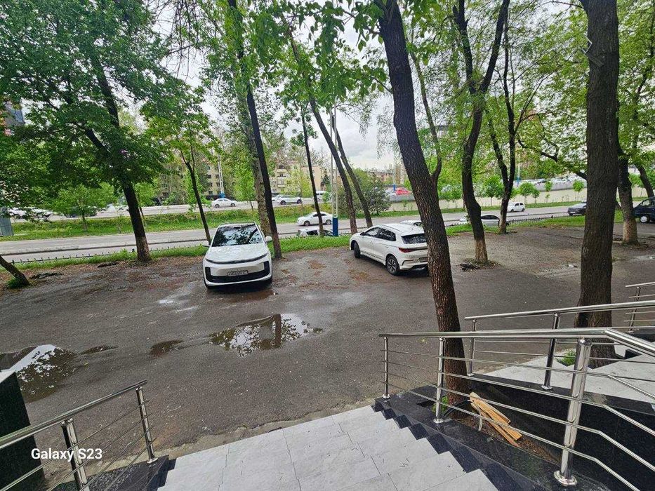 Аренда Коммерческих Помещений 76м2 и 60м2 Ор-р Метро Новза