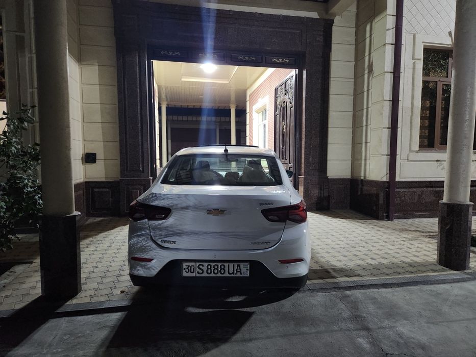 Onix premier turbo AT 2. С люком (214mil)  возможно обмен на трекер 2