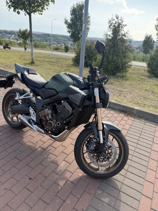 Honda cb 650 R…….