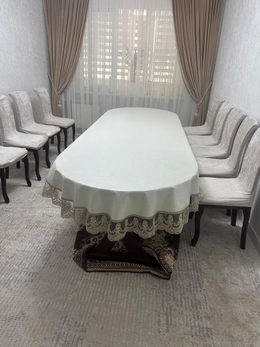 Продается деревянный стол