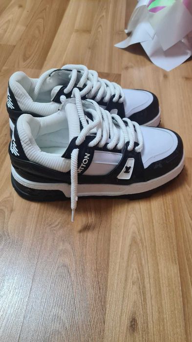 Incaltari Louis Vuitton marimea 39