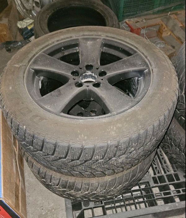 Гуми с джанти за BMW X5 2008 година