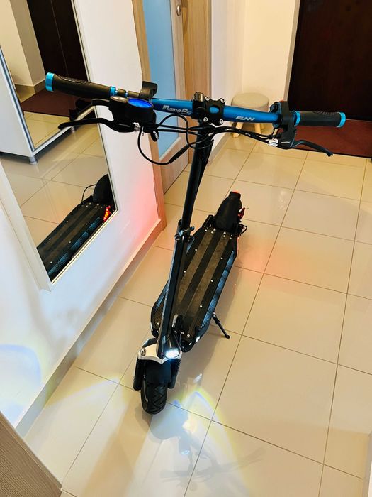 Trotinetă Speedxman 10 800W, Viteza 45 Km/h, baterie LG,  Roti 10"