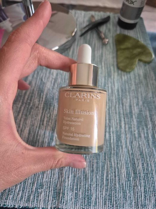 Фон дьо тен Clarins Skin Illusion