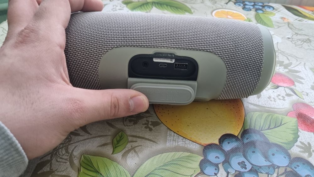 Boxa portabila jbl charge 3