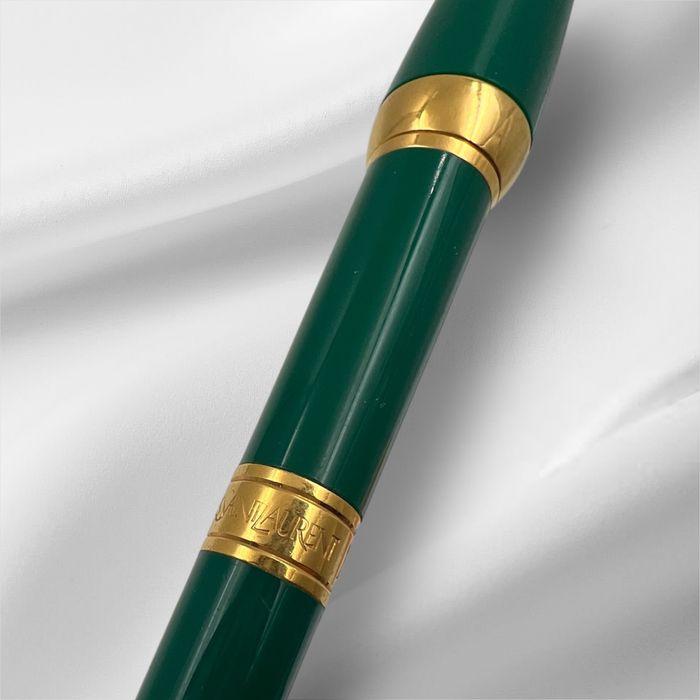 Yves Saint Laurent химиклка