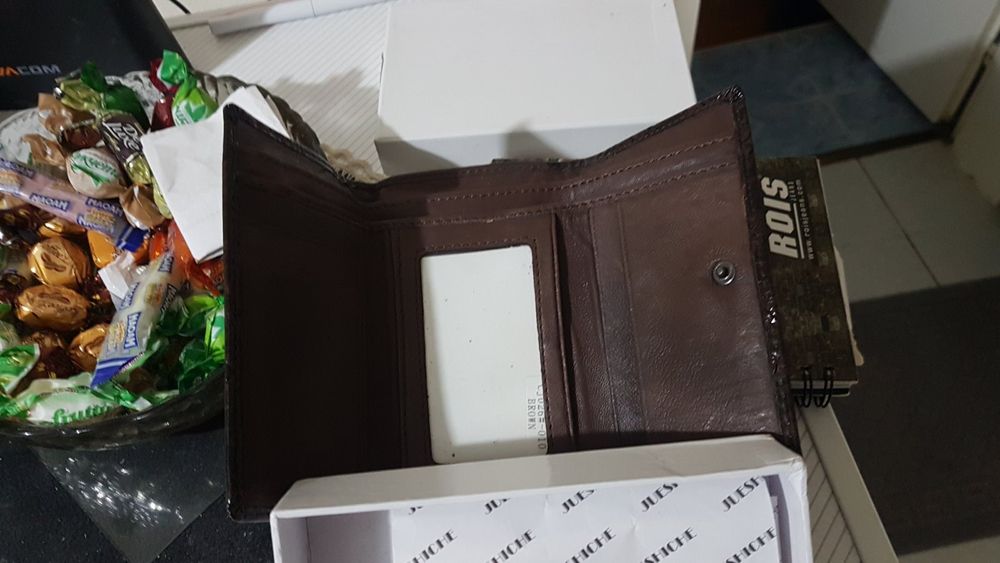 Портфейл тъмно кафяв