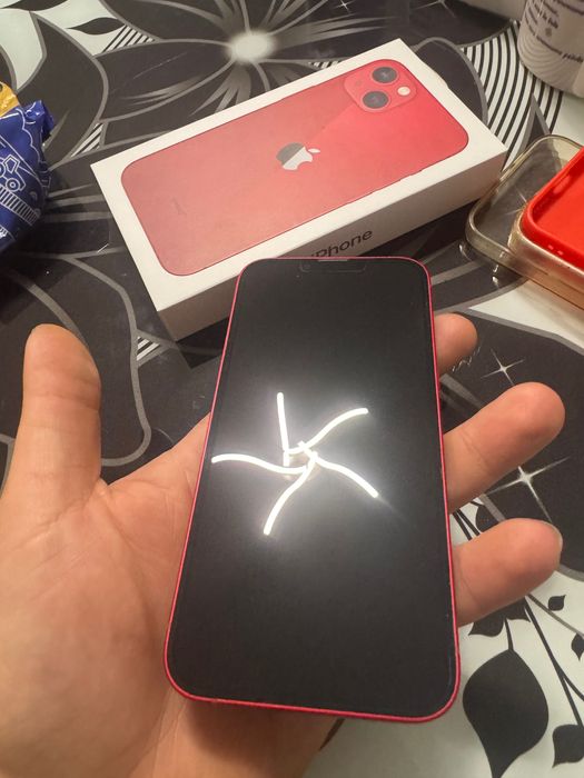 iPhone 13 128gb red
