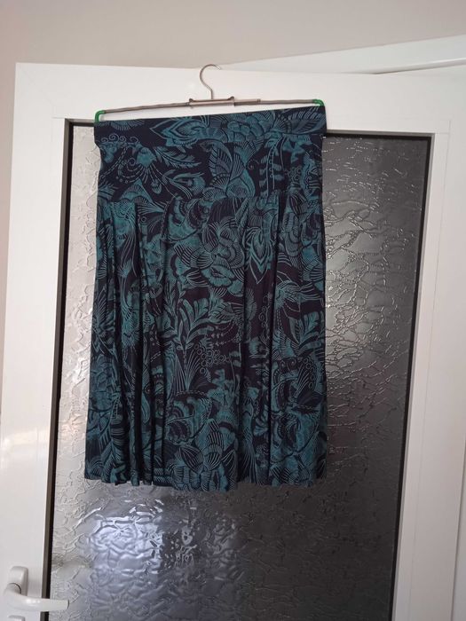 Пола средна дължина