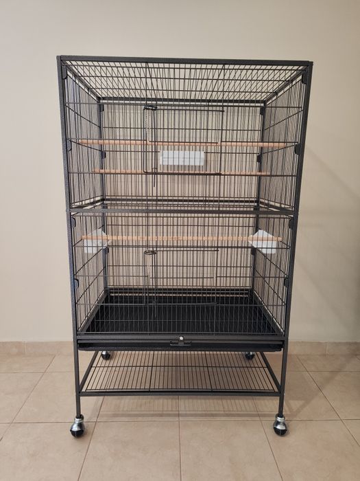 Голяма.  Клетка.