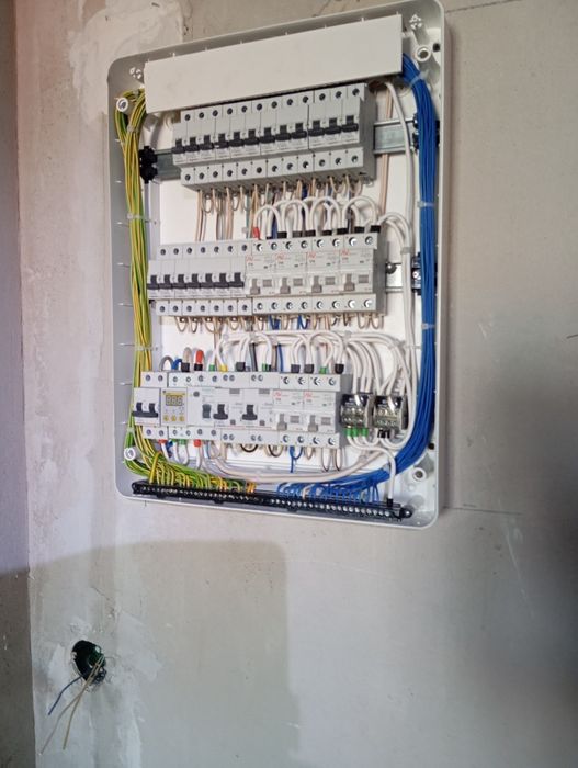 Услуги опытного электрика