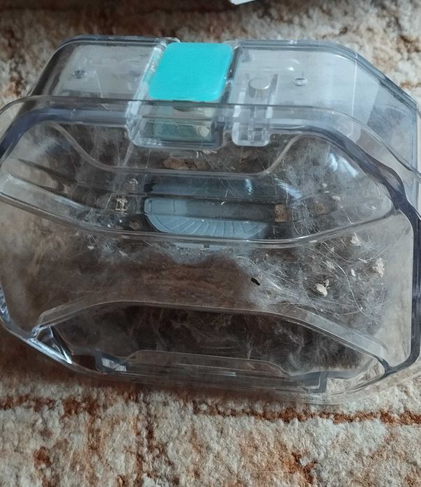 Aspirator robot LEFANT M320 3 in 1 , este nou, pentru aspirare si spalare ideal pentru proprietarii de animale de companie