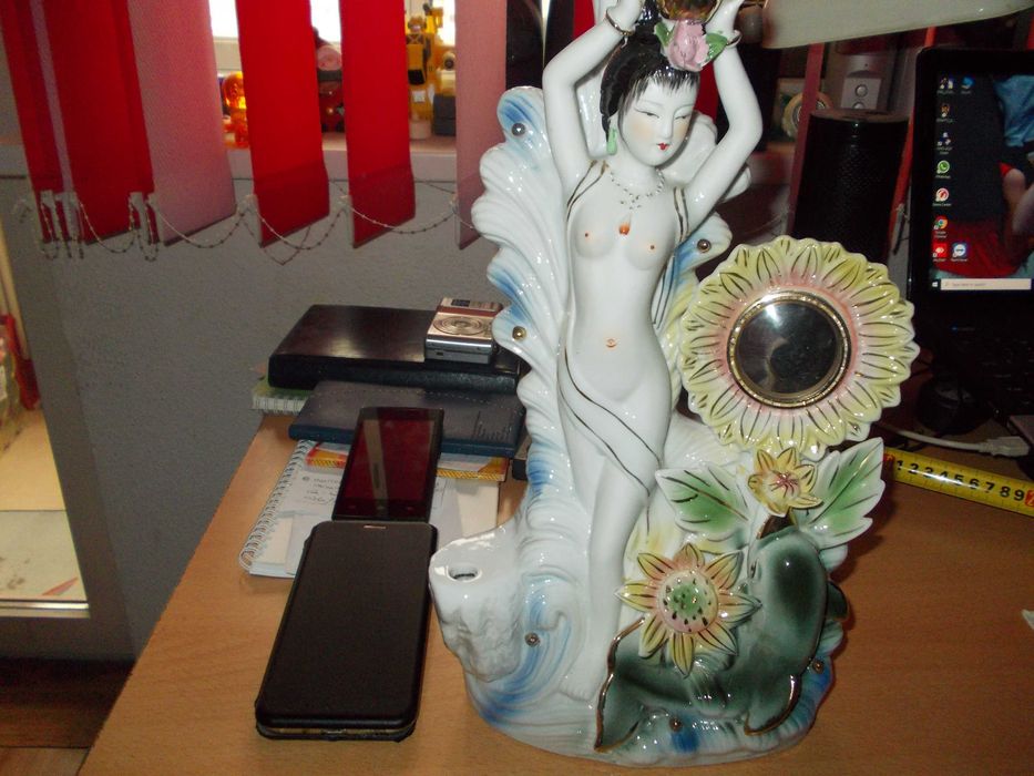 Bibelouri din portelan si altele