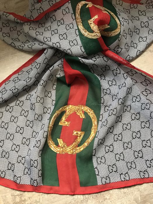 Esarfa Gucci , impecabila