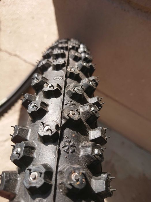 Зимни гуми за колело 26" Schwalbe Ice Spiker – с шипове