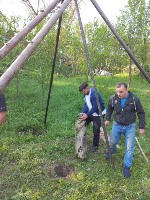 Foraje fântâni apa.