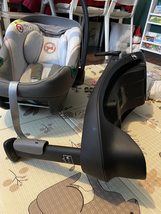 Scoica Cybex Aton B2 cu Isofix
