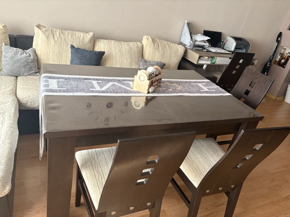 Диван, маса + 4 стола