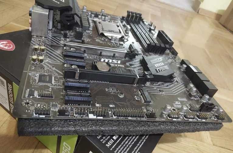 Intel Core i7 9700K + MSI Z390-A Pro