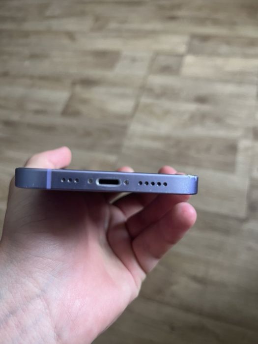 обменяю Techno Camon 19 и Iphone 12 на Iphone 13