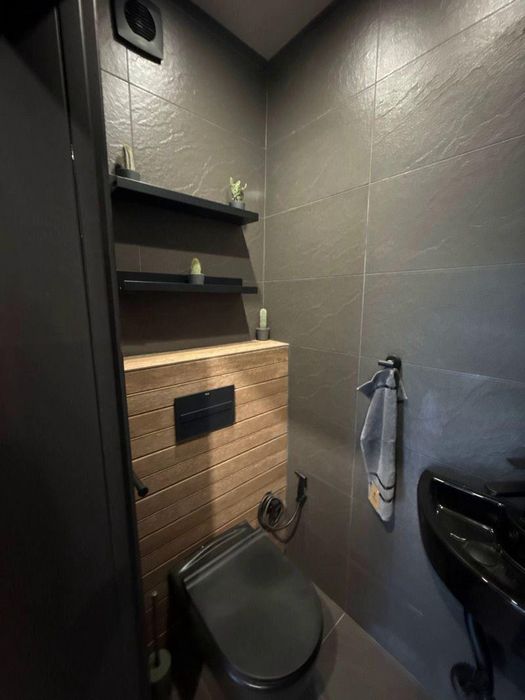 Тристаен апартамент в ж.к. Хиподрума.