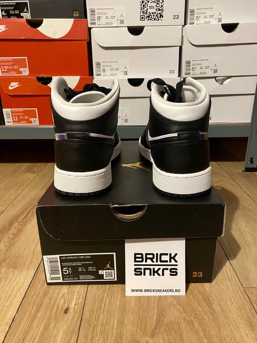 Nike Air Jordan 1 Mid Hologram