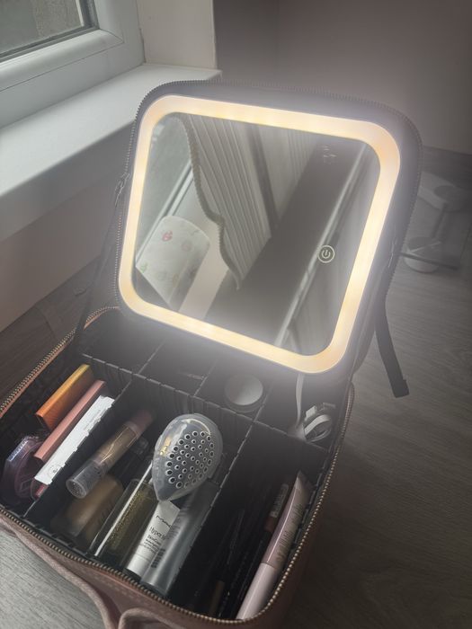 Козметичен несесер / чанта