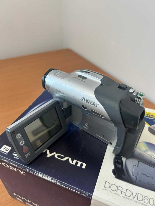 Видеокамера Sony, б/у
