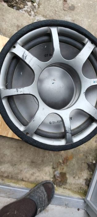 se vinde subwoofer cu statie