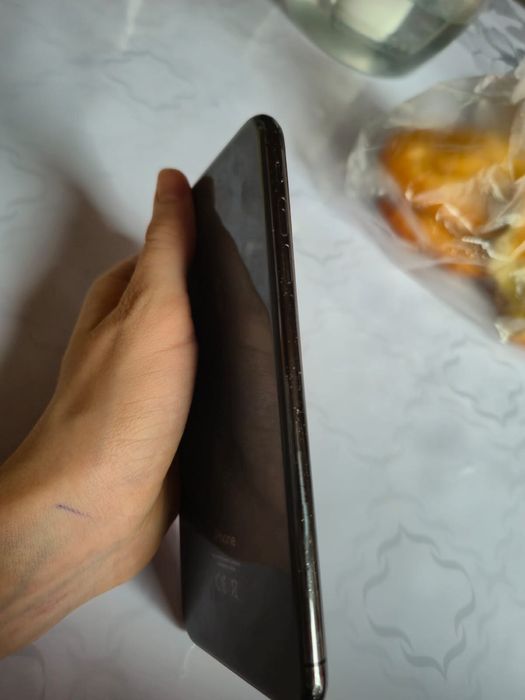 Iphone Xs max 4/64 + зарядка