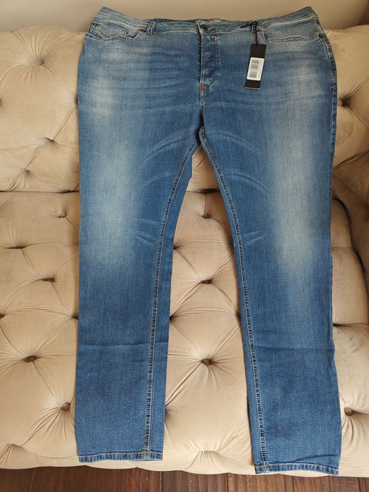 Blugi Diesel + blugi Guess+ geacă blugi Guess toate originale noi .