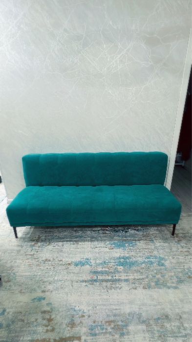 Продам Диван в хорошем состояние